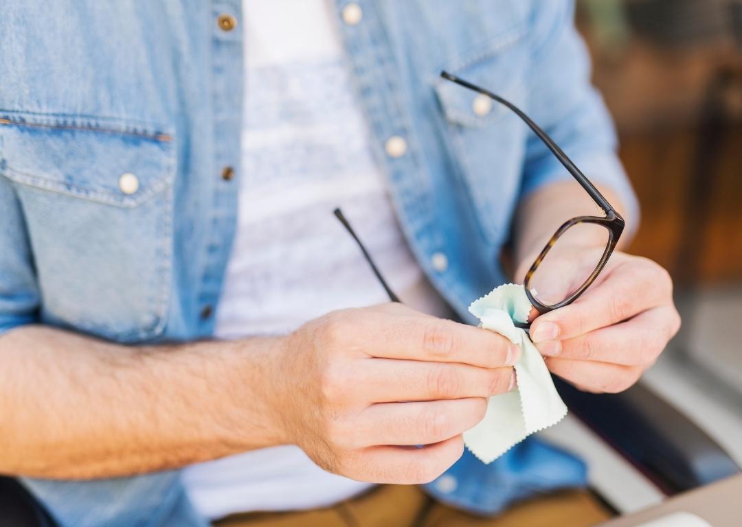 nettoyer lunettes