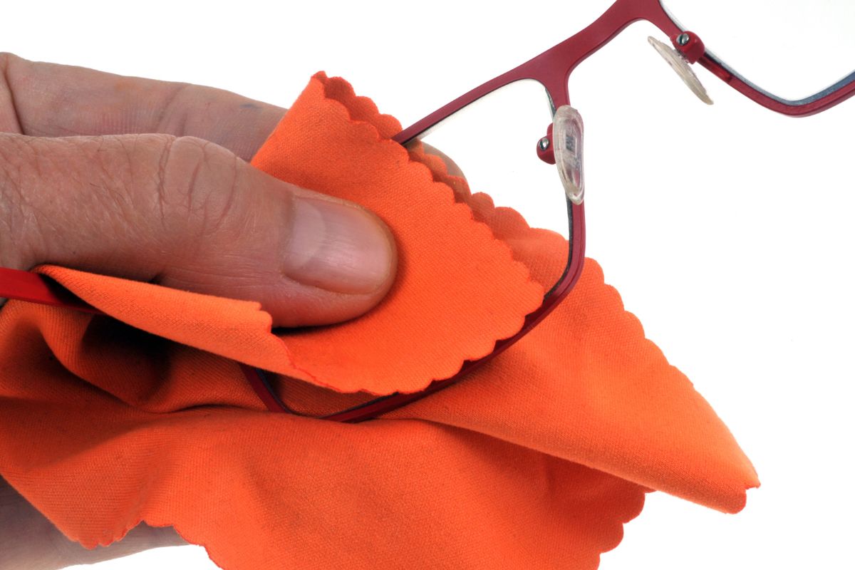 Comment bien nettoyer ses sans les abîmer ? Optique Farese
